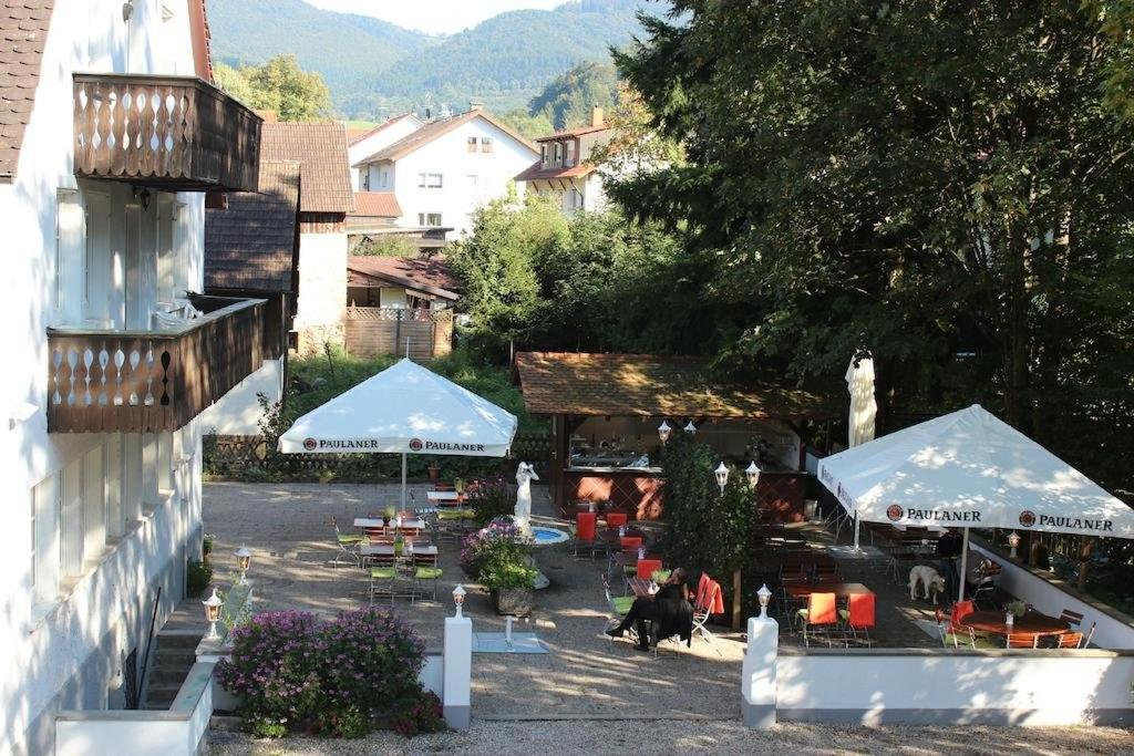 Hotel Gasthaus Zur Linde Glottertal Exteriör bild